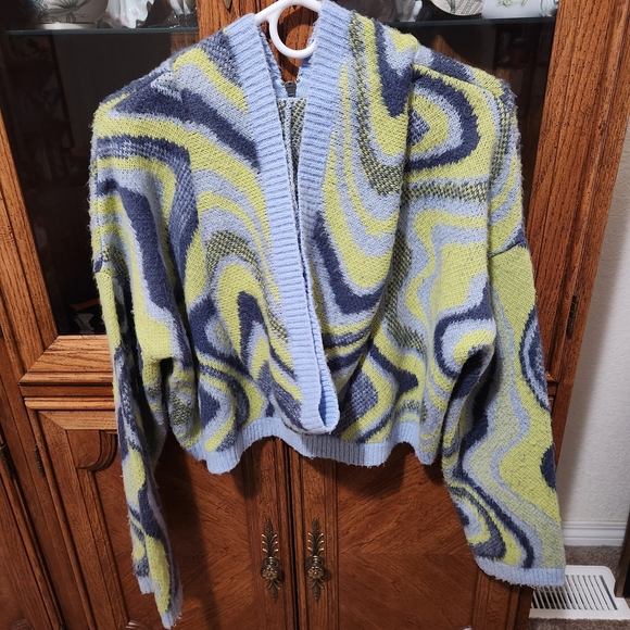 Wave Pattern Zip-Up Cardigan - Picture 2 of 4